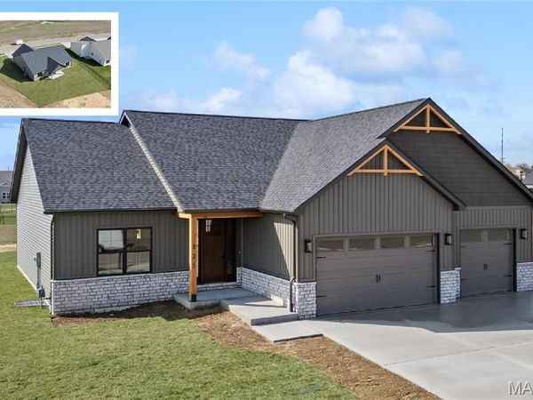 825 Golden Bell Lane, O'Fallon, IL 62269