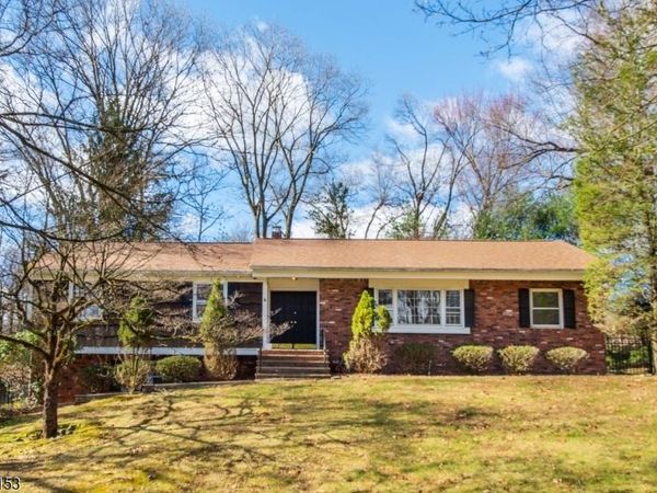 232 Hidden Glen Ct, Franklin Lakes, NJ 07417