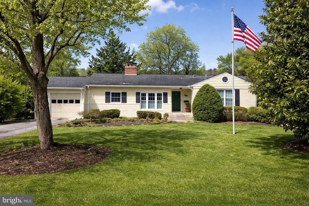 9220 Forest Haven Drive, Alexandria, VA 22309 Main Photo