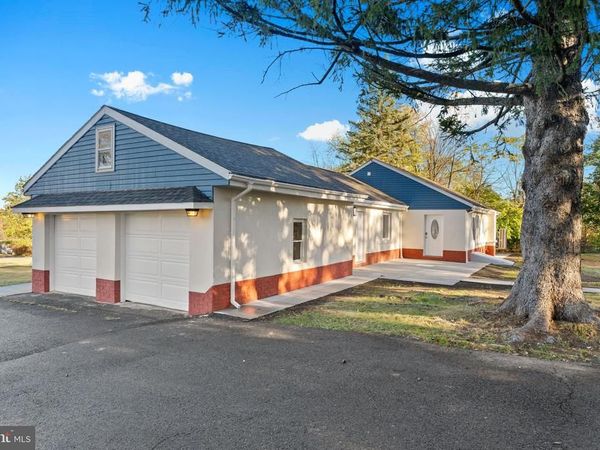 2126 NEEDHAMMER ROAD, POTTSTOWN, PA 19464