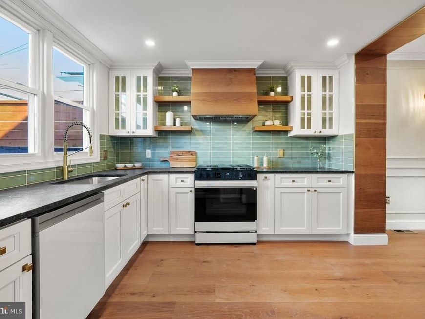 2234 S Clarion Street, Philadelphia, PA 19148 Main Photo