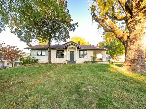 44 Main St N, Lexington, TN 38351