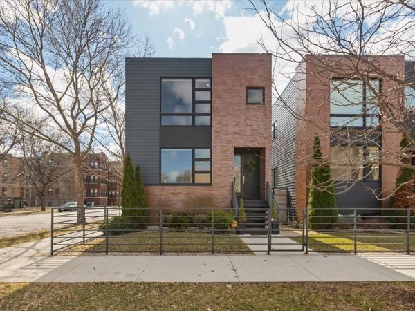 559 E 50th Street, Chicago, IL 60615