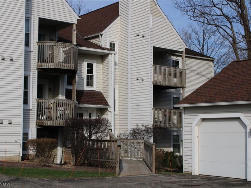 1201 W River Road N, Unit B3, Elyria, OH 44035 Photo 1