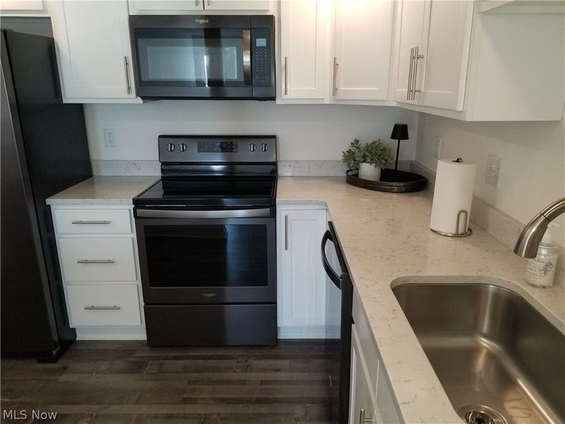 1201 W River Road N, Unit B3, Elyria, OH 44035 Photo 10