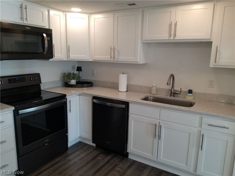 1201 W River Road N, Unit B3, Elyria, OH 44035 Photo 7