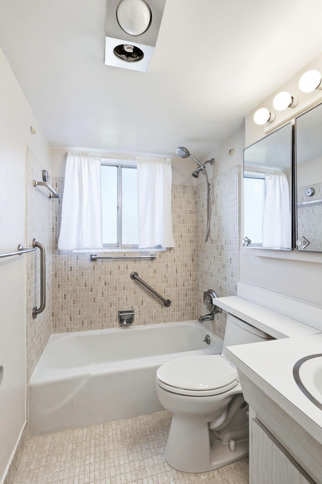 2004 Lake Osborne Drive, Unit 1, Lake Worth Beach, FL 33461 Photo