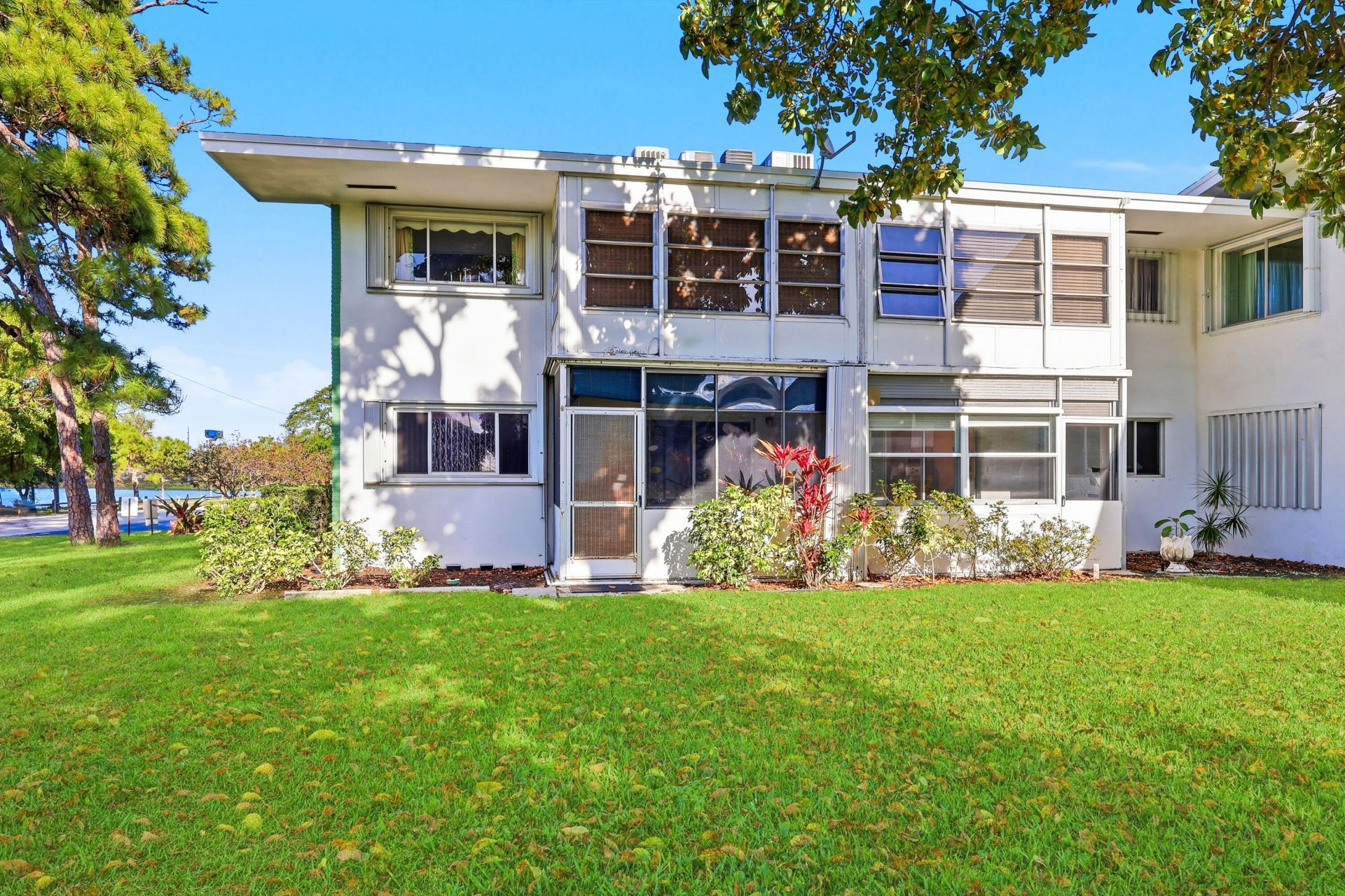 2004 Lake Osborne Drive, Unit 1, Lake Worth Beach, FL 33461 Photo