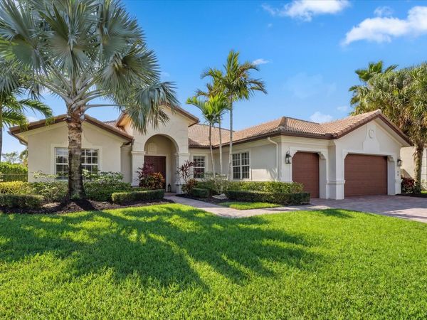 108 Casa Circle, Jupiter, FL 33458