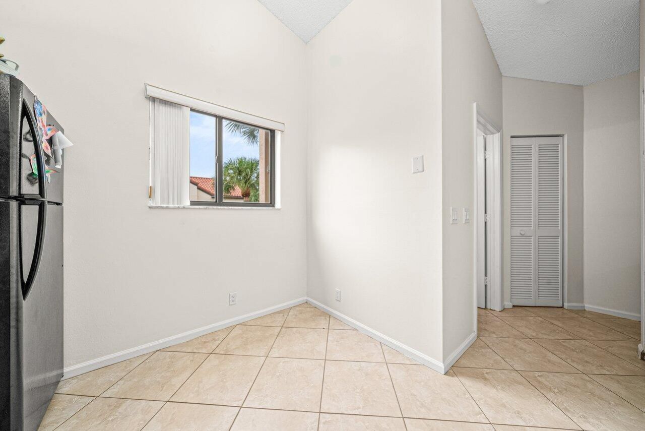 16 Via De Casas Sur, Unit 204, Boynton Beach, FL 33426 Photo