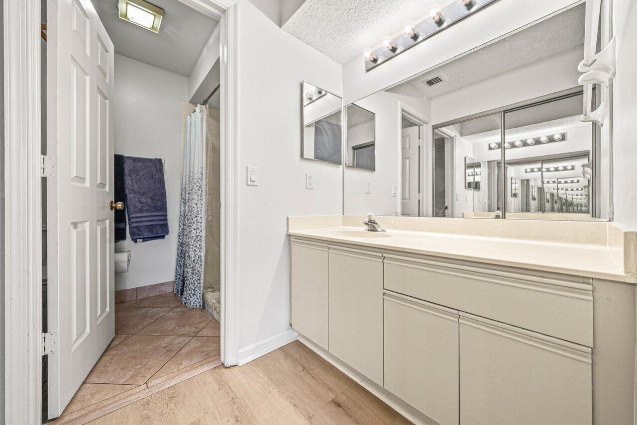 16 Via De Casas Sur, Unit 204, Boynton Beach, FL 33426 Photo