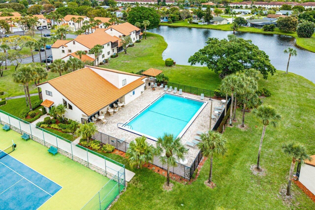 16 Via De Casas Sur, Unit 204, Boynton Beach, FL 33426 Photo