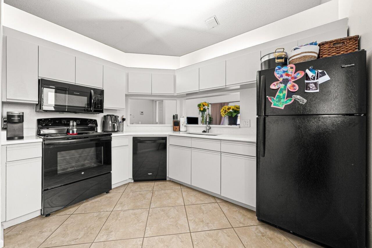 16 Via De Casas Sur, Unit 204, Boynton Beach, FL 33426 Photo