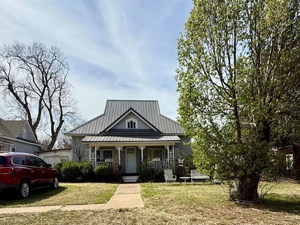 1008 S 6th Street, Chickasha, OK 73018