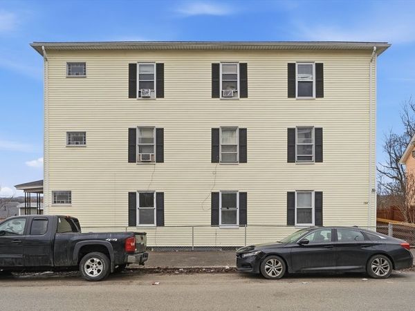 154 Perry Ave, Worcester, MA 01610