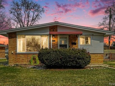 33240 Parkwood Street, Westland, MI 48186