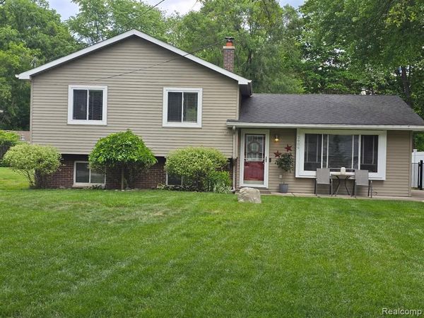 2909 Central Boulevard, Highland Township, Mi 48380