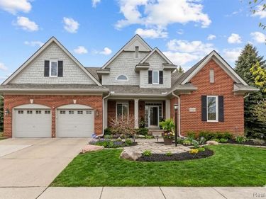 29169 Hemingway Drive, Novi, MI 48377