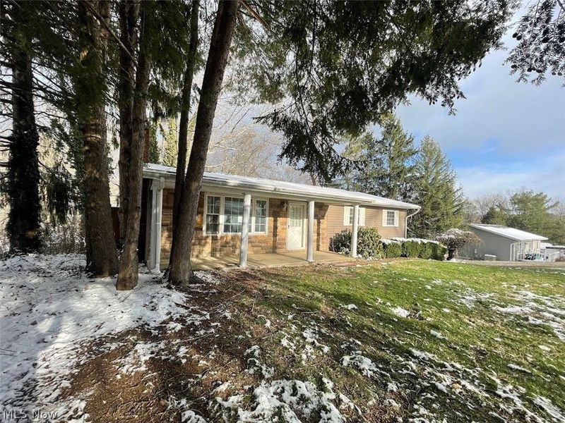 330 Walnut Hills Drive, Zanesville, OH 43701 Photo 2