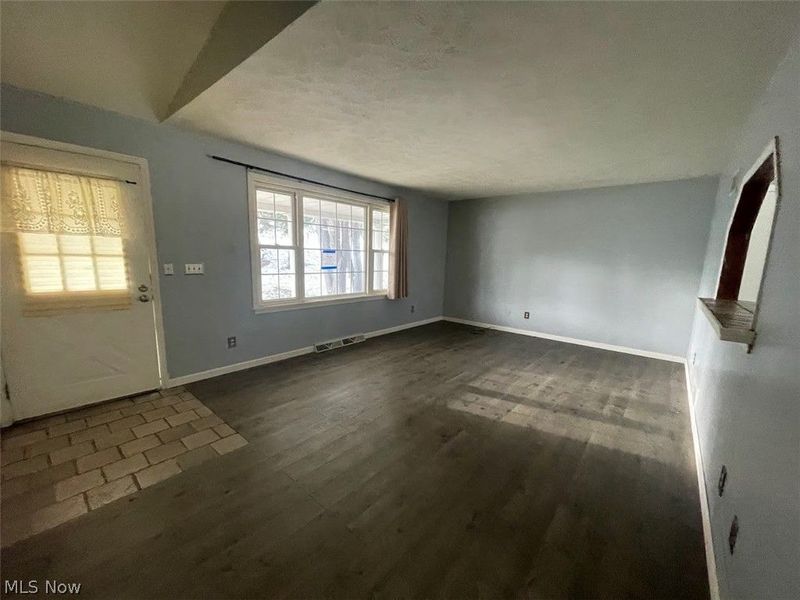 330 Walnut Hills Drive, Zanesville, OH 43701 Photo 8