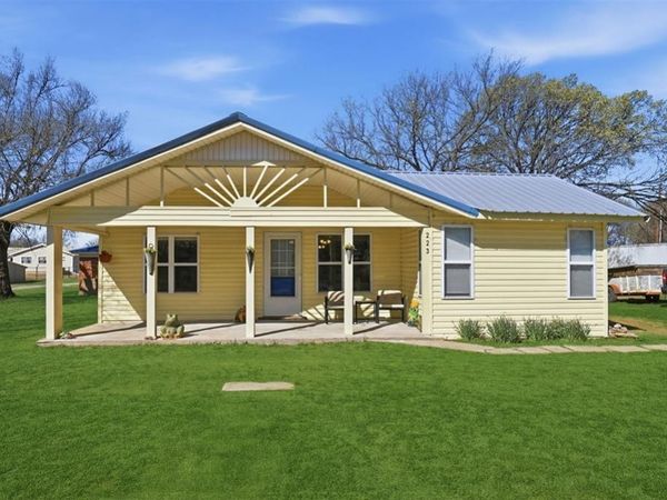 223 S Ash Avenue, Erick, OK 73645