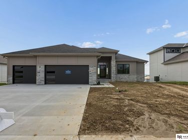 10905 N 160 Street, Bennington, NE 68007