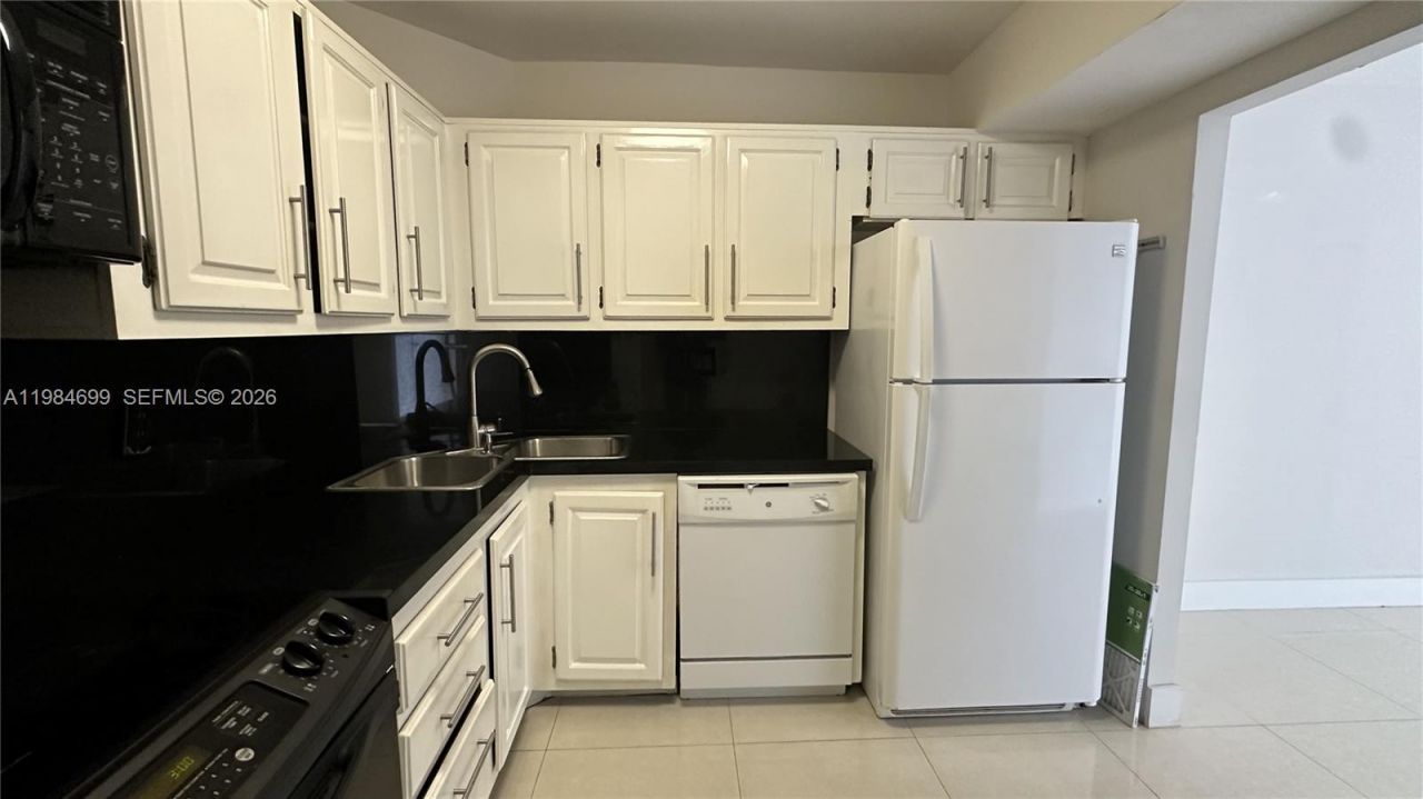 2333 Brickell Ave, Unit 1009, Miami, FL 33129 Photo