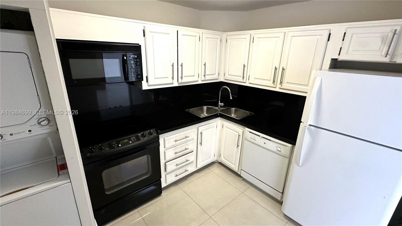 2333 Brickell Ave, Unit 1009, Miami, FL 33129 Photo