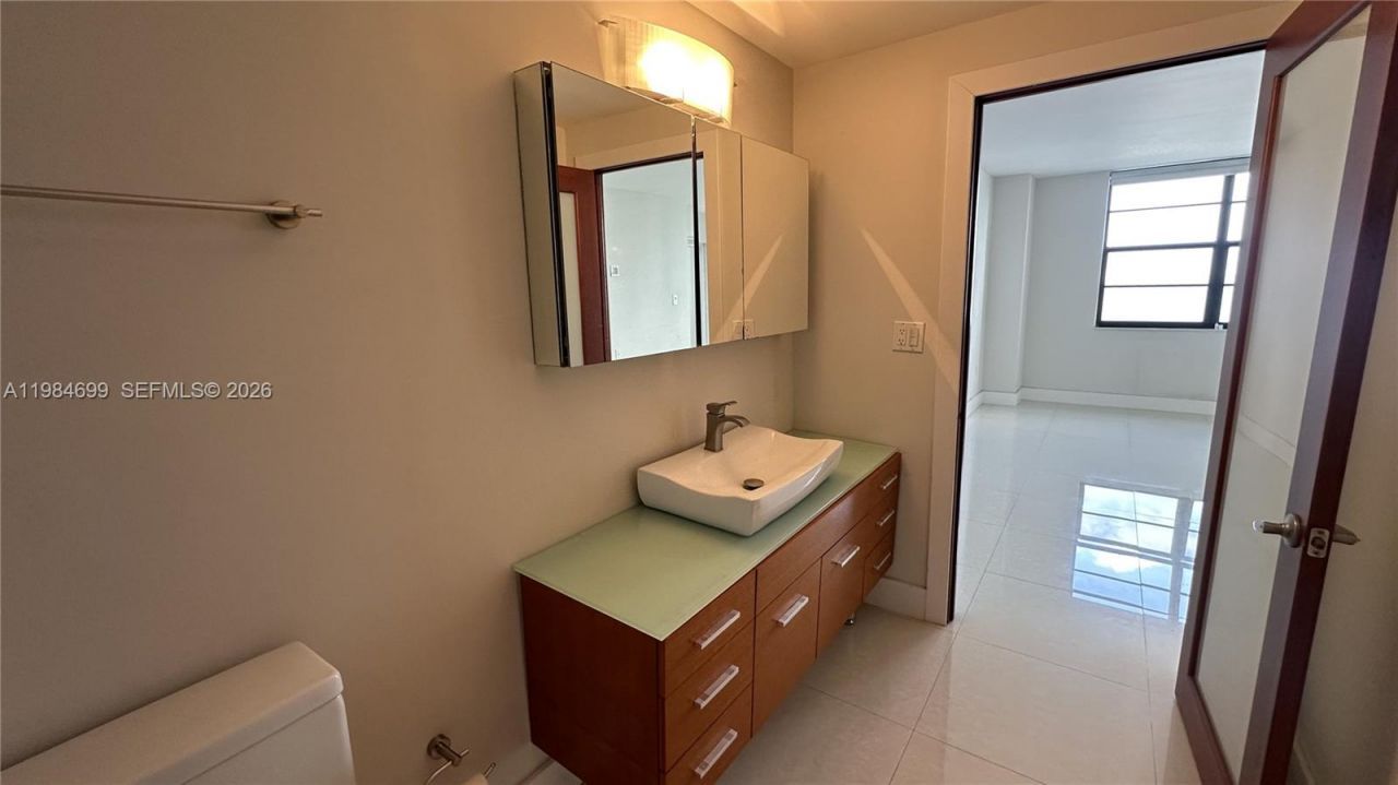 2333 Brickell Ave, Unit 1009, Miami, FL 33129 Photo