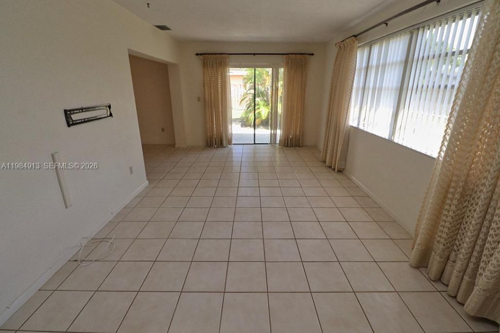 11820 Sheridan St , Pembroke Pines, FL 33026 Photo