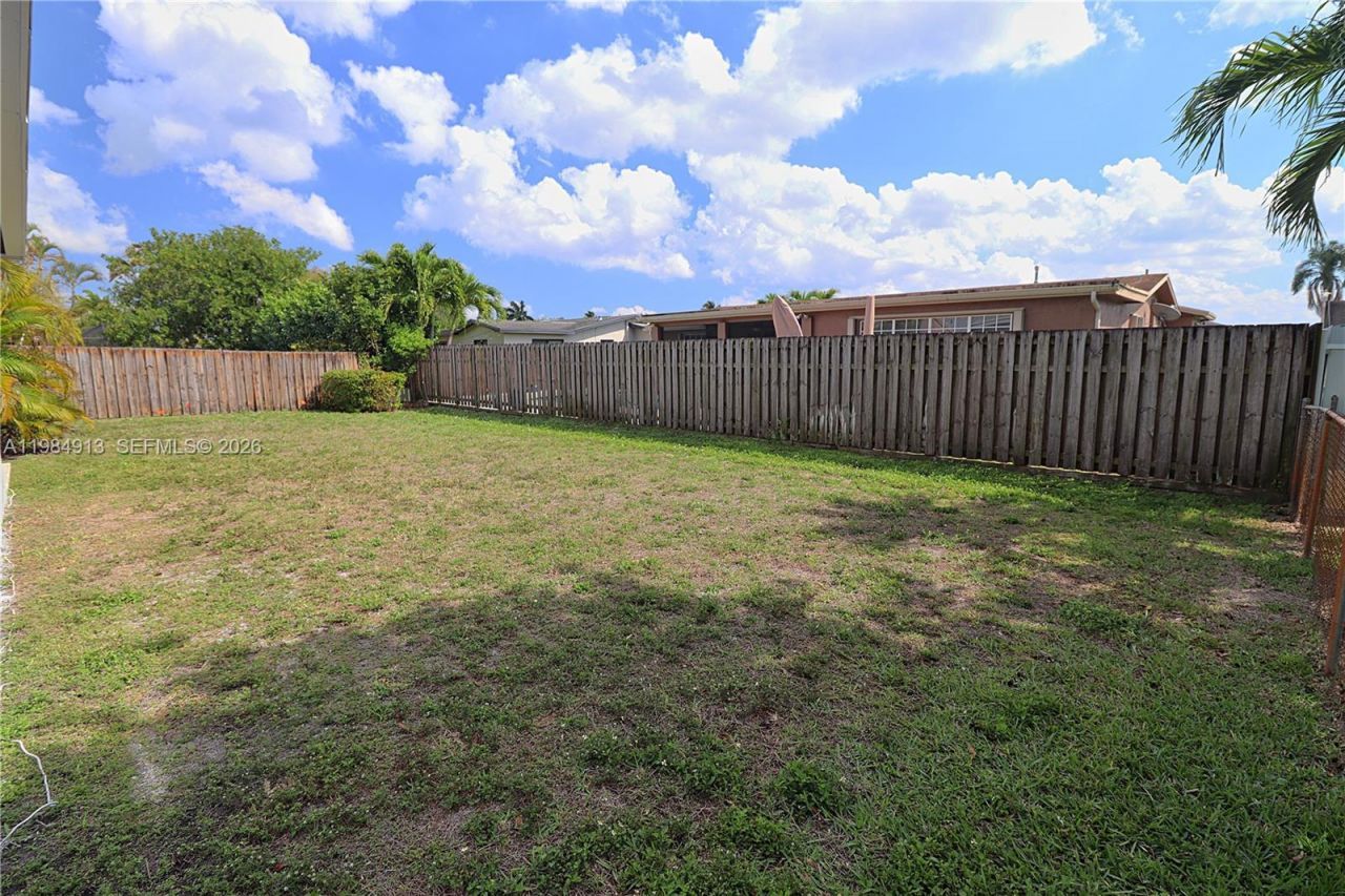 11820 Sheridan St , Pembroke Pines, FL 33026 Photo