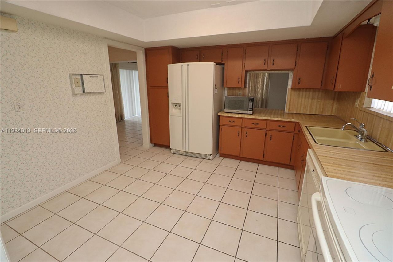 11820 Sheridan St , Pembroke Pines, FL 33026 Photo