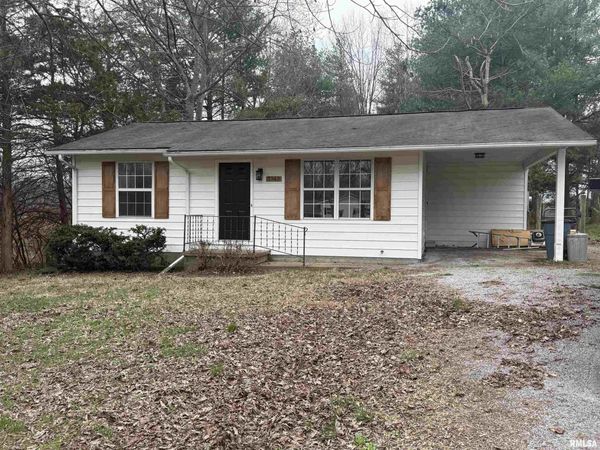 5743 E GRAND Road, Carterville, IL 62918