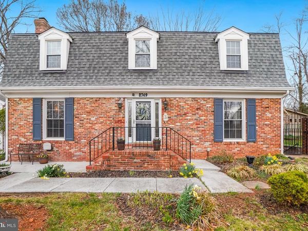 8749 WEIR STREET, MANASSAS, VA 20110