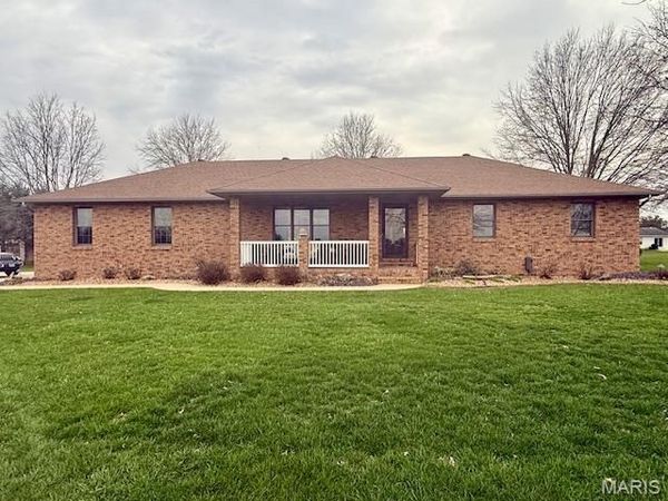 10520 Vonder Haar Lane, Breese, IL 62230
