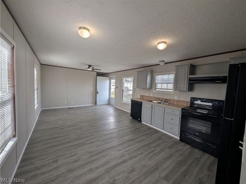 235 Cedar Brook Drive, Elyria, OH 44035 Photo 9
