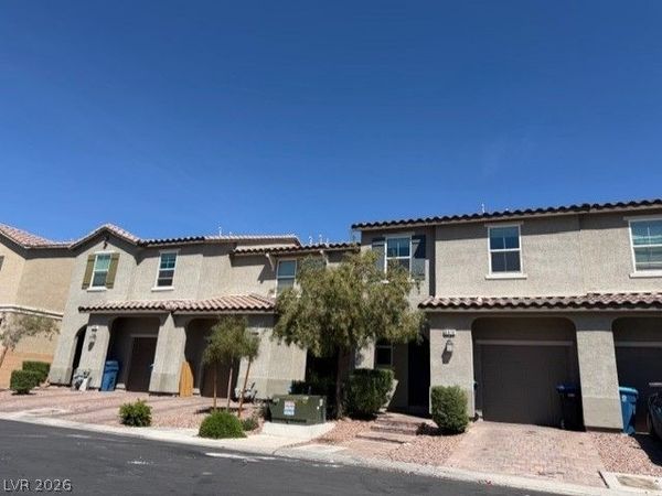 5676 Calm Season Street , Las Vegas, NV 89118