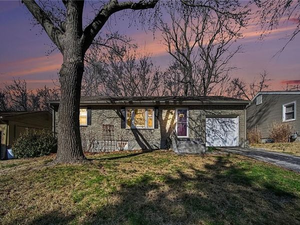 8210 Mcgee Street, Kansas City, MO 64114