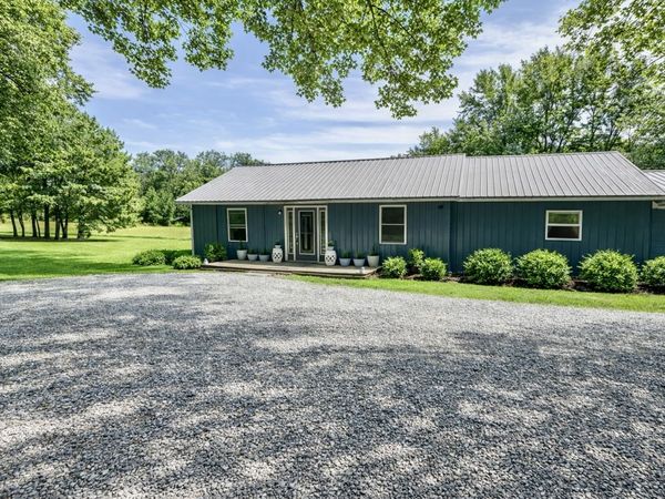 2705 Johnson Branch Rd, Leoma, TN 38468