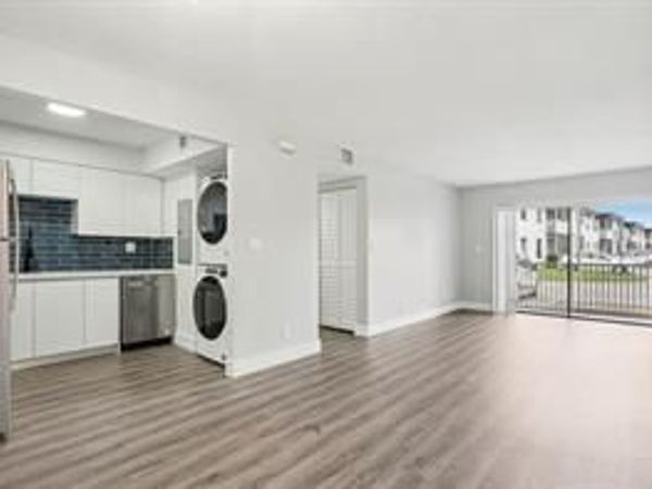3244 NW 84th Avenue, Sunrise, FL 33351