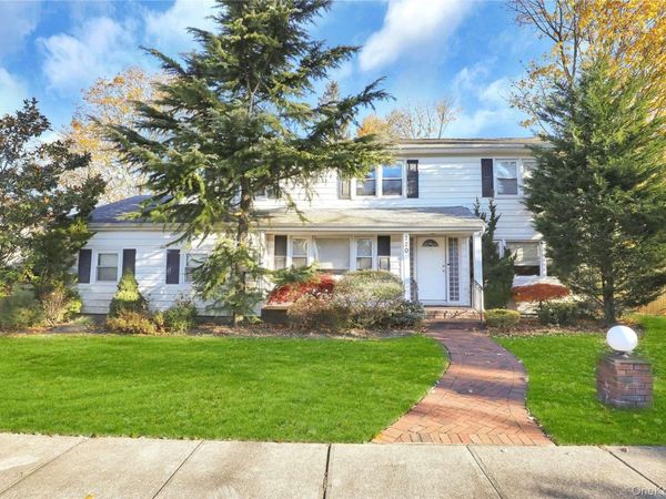 220 Jackson Place , Hewlett, NY 11557