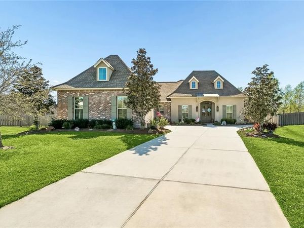 809 GREEN LEAF Circle , Madisonville, LA 70447