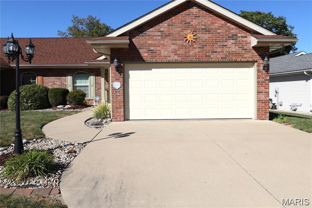 3210 Leverett Court, Alton, IL 62002 Main Photo