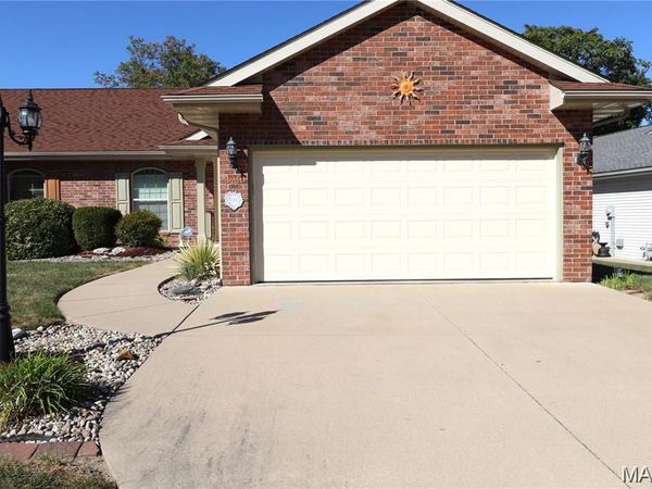 3210 Leverett Court, Alton, IL 62002