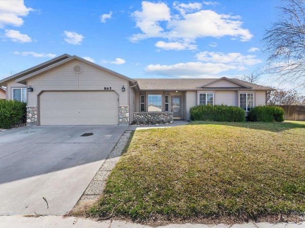 865 Gregory Ln, Mountain Home, ID 83647