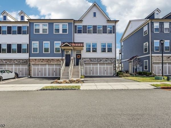 21 Dahlia Dr, Warren, NJ 07059