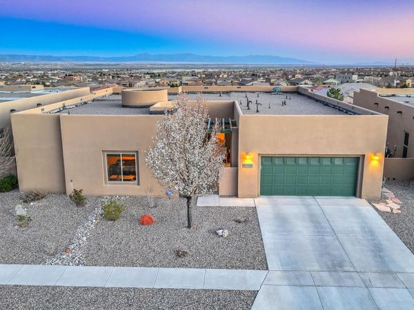 8904 Desert Rain Road NW, Albuquerque, NM 87120