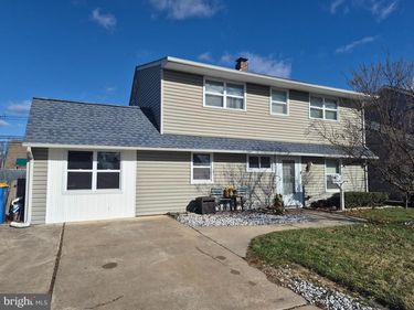 45 CORAL LANE, LEVITTOWN, PA 19055