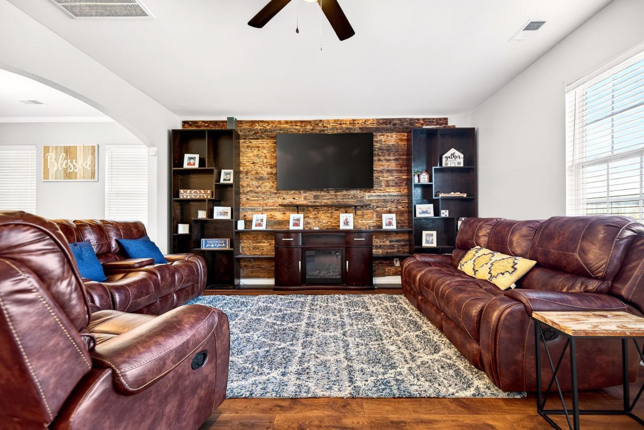 132 Lakestone Road Photo 15