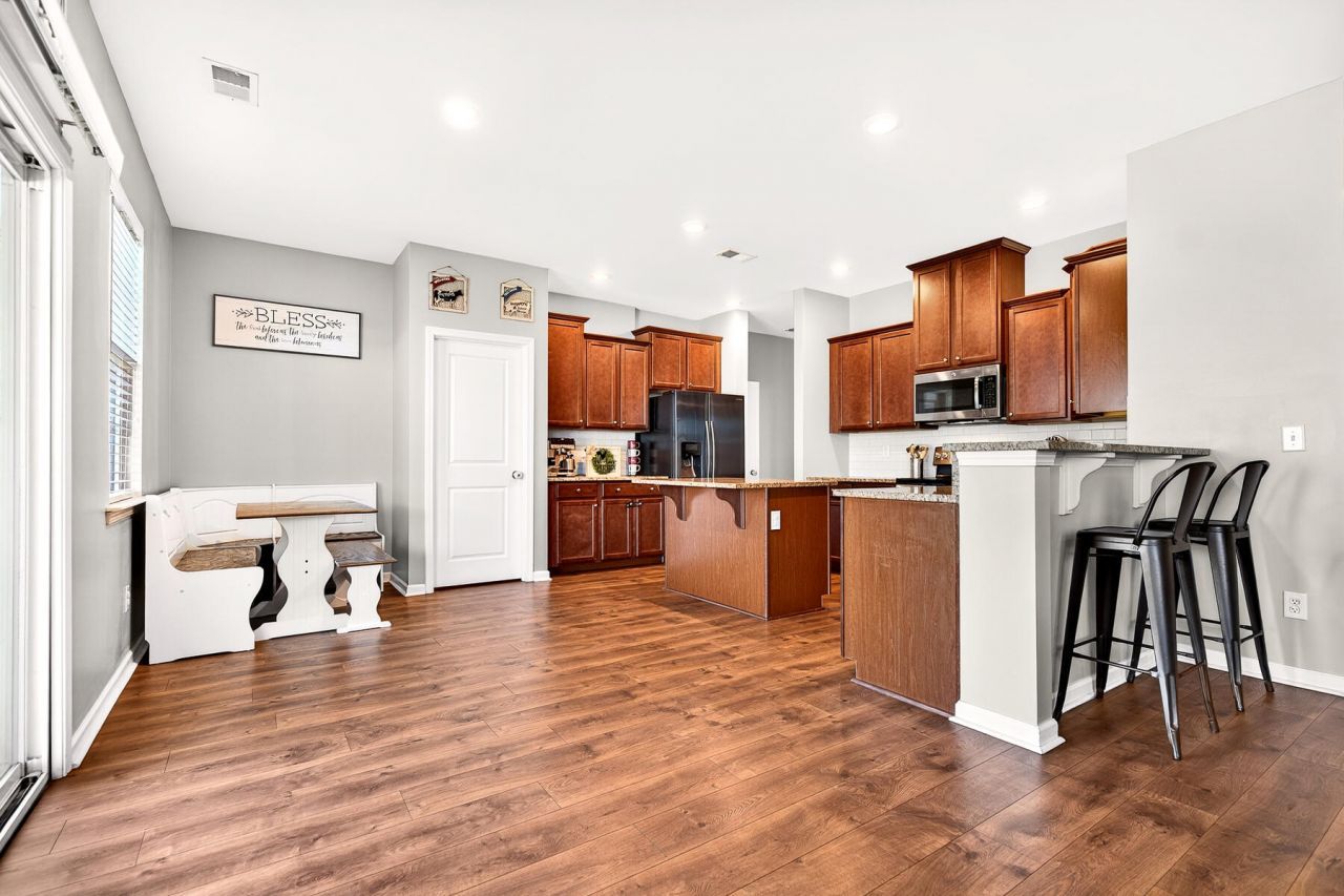 132 Lakestone Road Photo 17